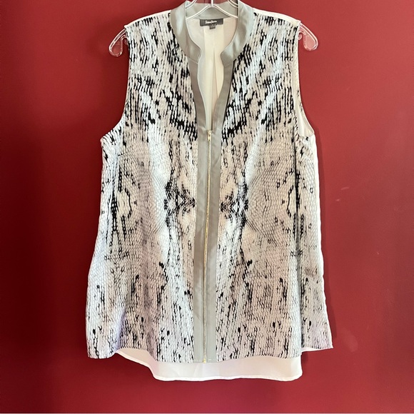 Neiman Marcus Snakeskin Print Top - Picture 11 of 12